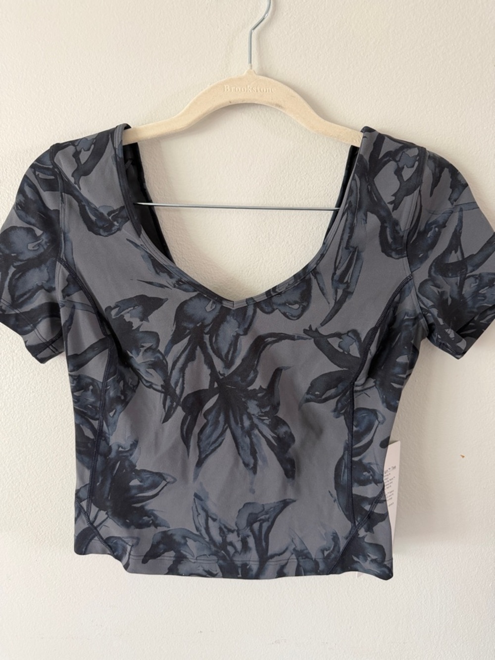 lululemon athletica Gray Floral V-Neck Crop Top